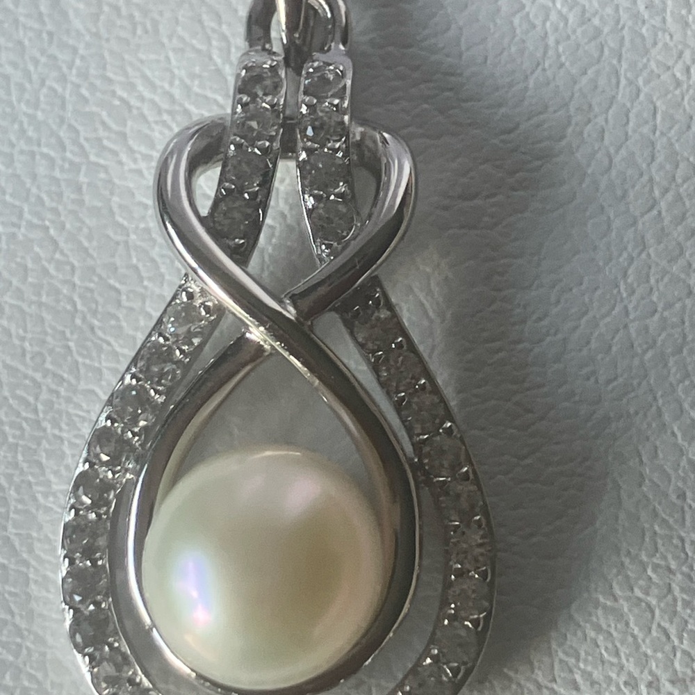 Kohl's Silver and White Pearl Necklace with Crystal Accents